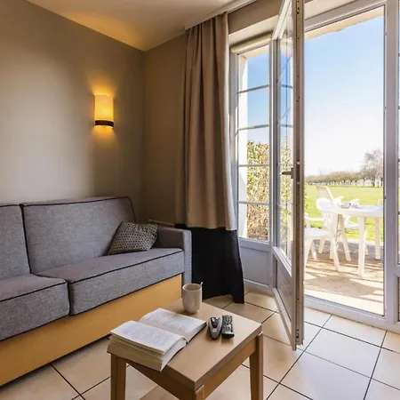 Holiday In Le Green Beach, Port-en-besssin-huppain *